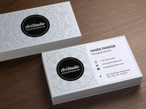free-art-studio-creative-white-business-card-psd