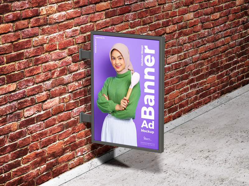 Free-Outdoor-Street-Banner-Ad-Mockup