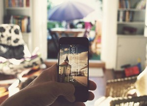 16 Free iPhone Psd Mockups For Your Beautiful Memories