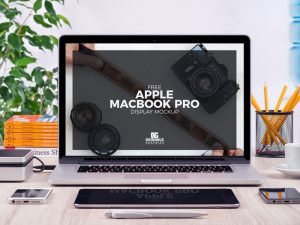 Free-Apple-MacBook-Pro-Display-MockUp-Psd